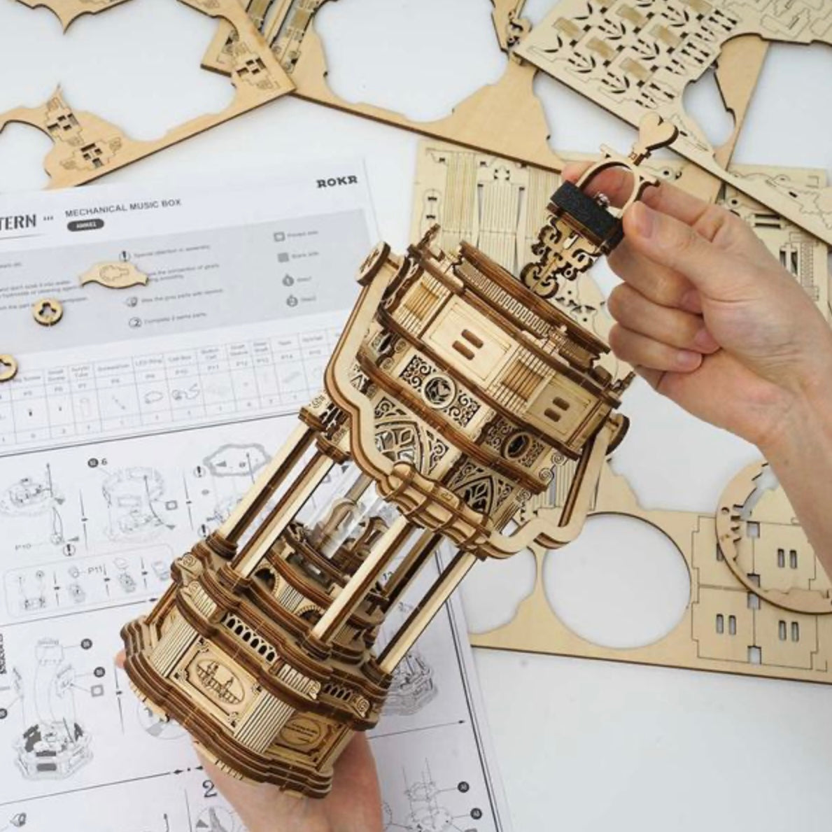 Victorian Lantern Mechanical Music Box AMK61